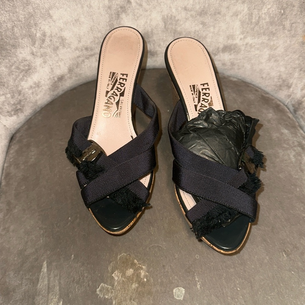 Salvatore ferragamo  shoe blue size 7